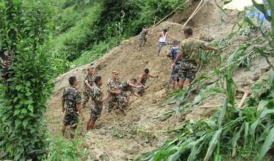इलाममा पहिरोले पुर्दा २ जनाको मृत्यु, कम्तिमा १० जना बेपत्ता