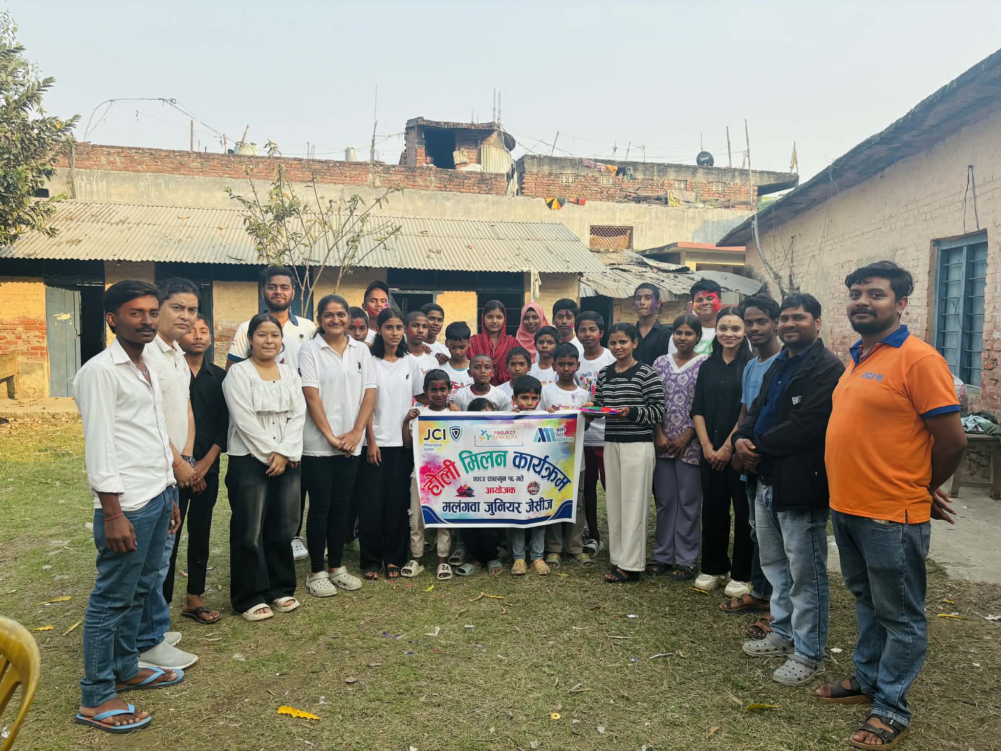 मलंगवा जुनियर जेसिजद्वारा बालमन्दिरमा होली मिलन कार्यक्रम सम्पन्न