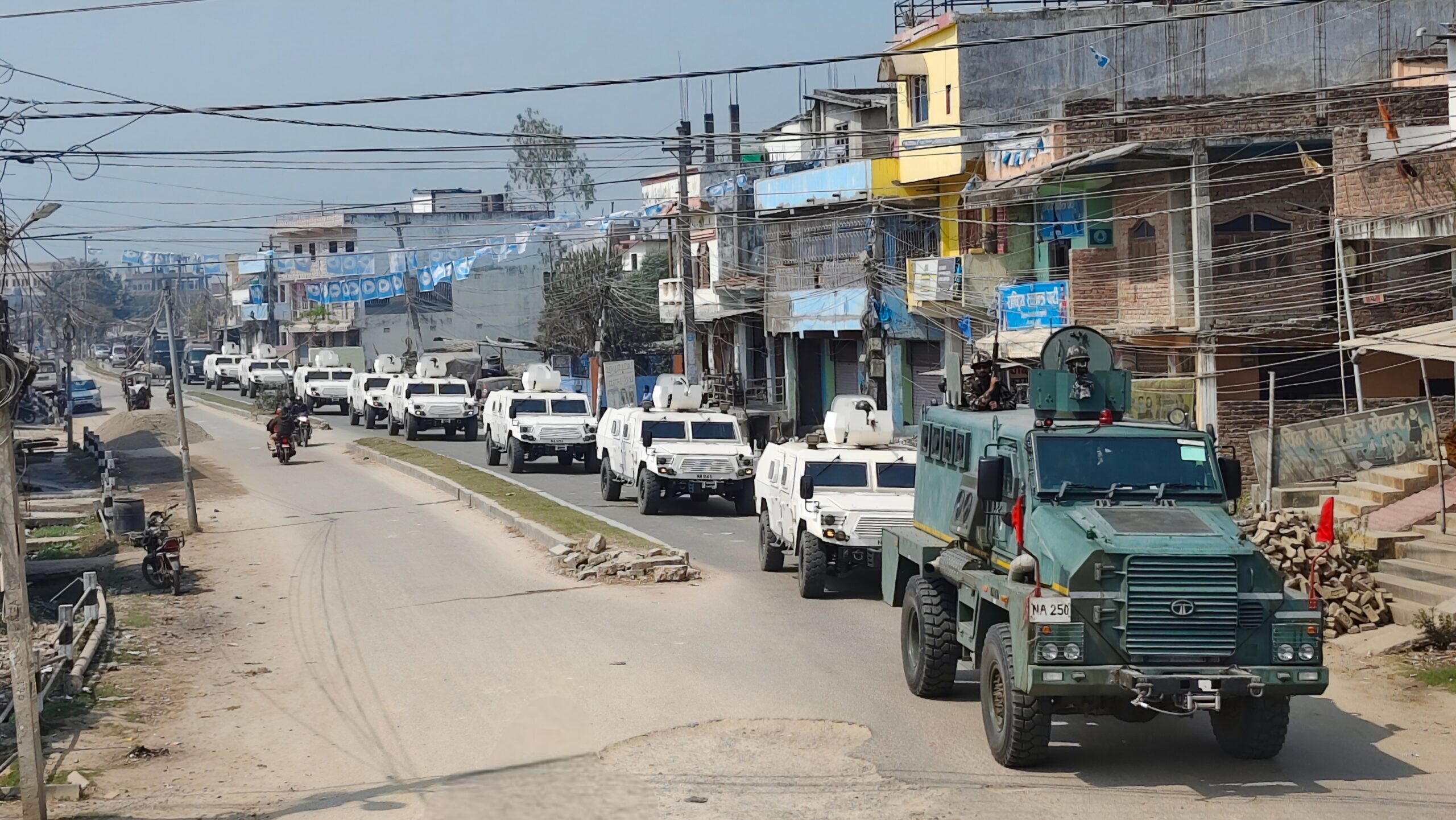 सर्लाहीमा बख्तरबन्द गाडीसहित नेपाली सेनाको सुरक्षा गस्ती सुरु
